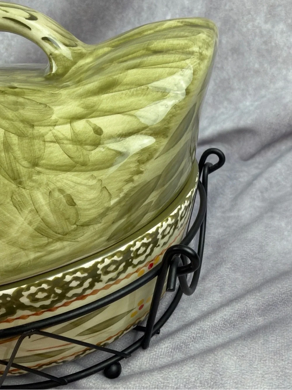 Temp-Tations By Tara Covered Hen Casserole Dish Old World Green 1.5 Qt W/Basket